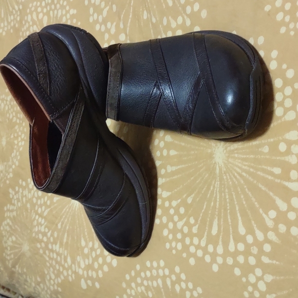 Merrell walking slip-on shoes size 8 brown - Picture 2 of 5